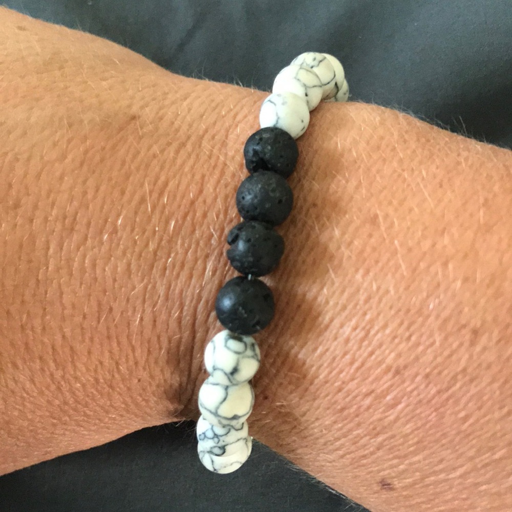 Essential oil diffuser bracelet